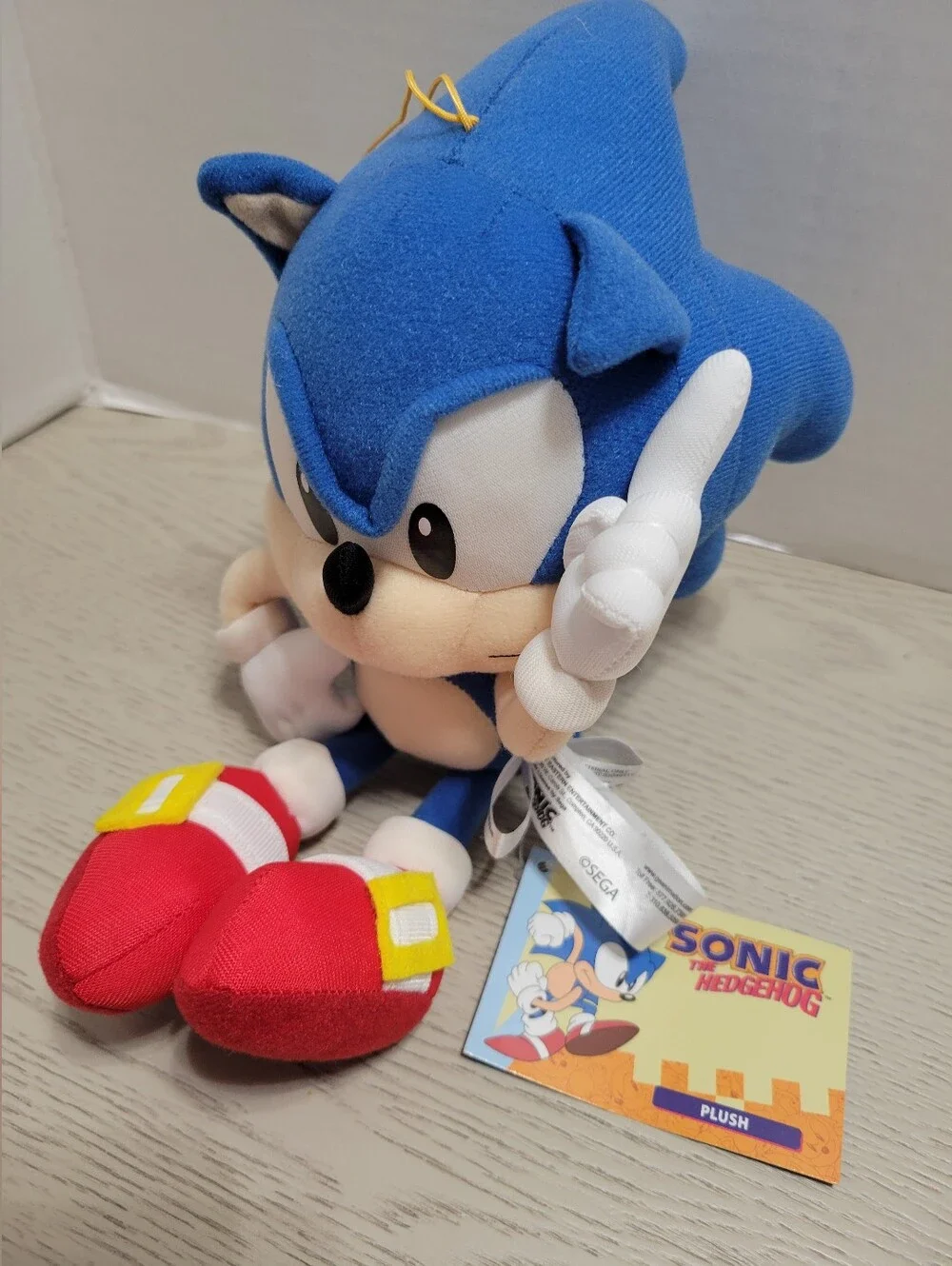 GEE Sega Sonic The Hedgehog Classic Sonic Plush Blue Red Pointing NEW with Tags